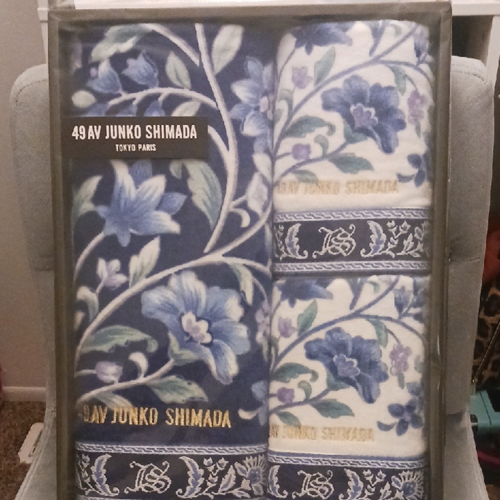 49AV Junko Shimada Tokyo Paris Floral Towel Set